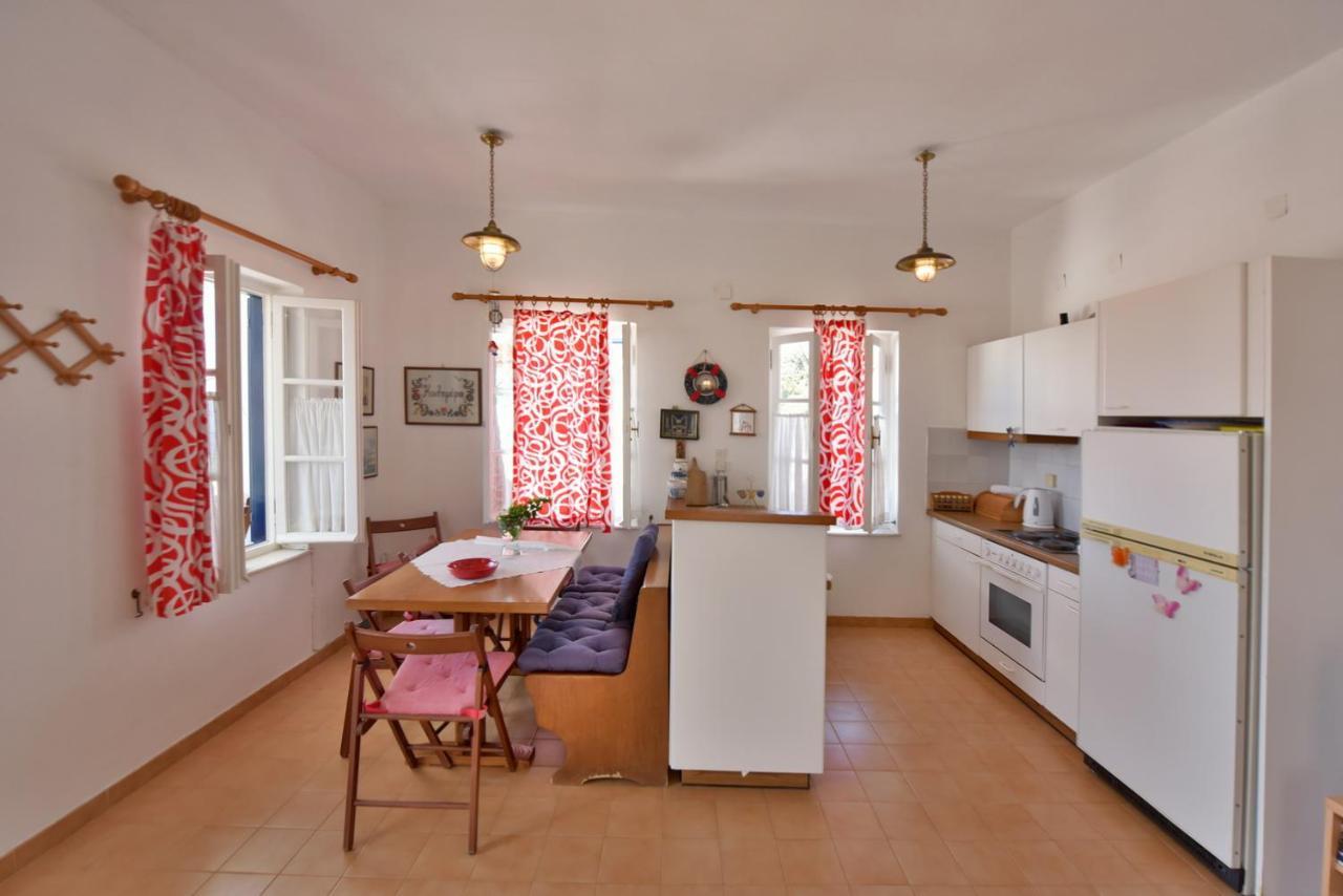 Options House Villa Hydra  Buitenkant foto